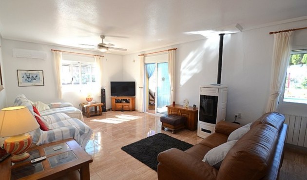 Brukt - Villa -
Campos del Río - Inland