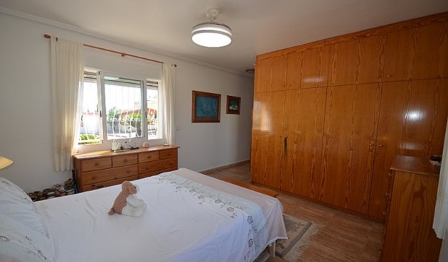 Brukt - Villa -
Campos del Río - Inland