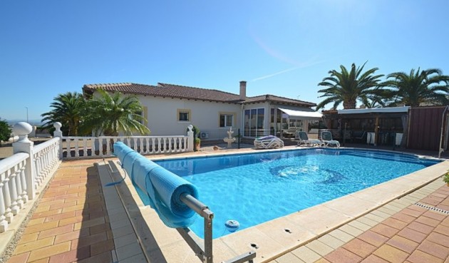 Brukt - Villa -
Campos del Río - Inland