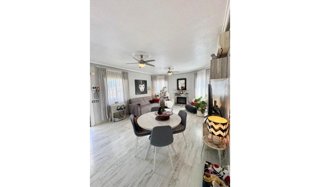 Resale - Villa -
Rojales - Costa Blanca