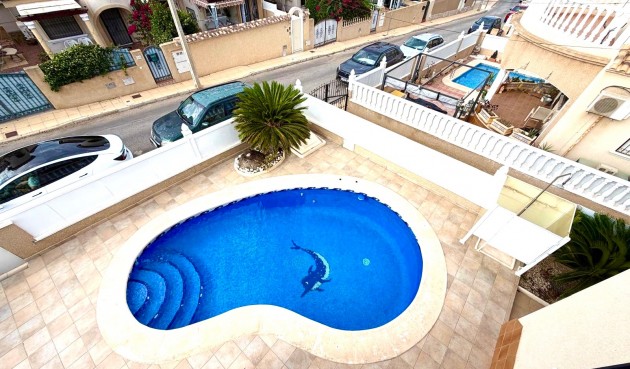 Brukt - Villa -
Orihuela Costa - Costa Blanca