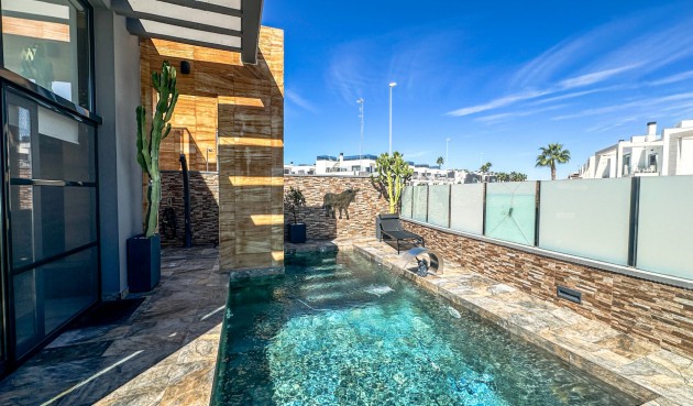 Brukt - Villa -
Cabo Roig - Costa Blanca