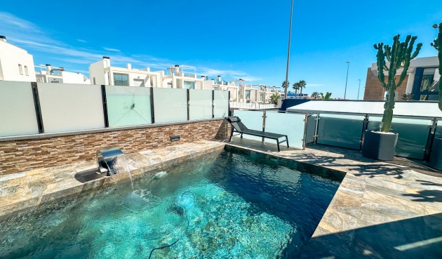 Brukt - Villa -
Cabo Roig - Costa Blanca