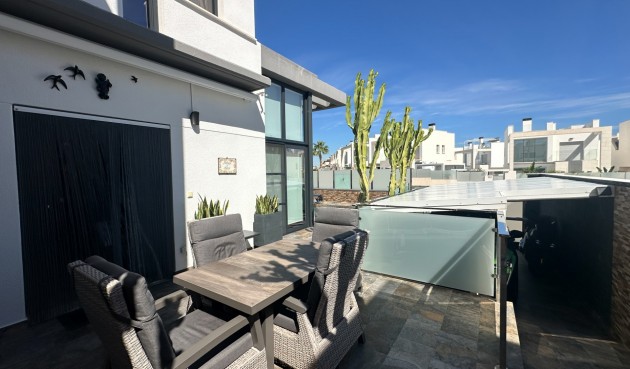 Brukt - Villa -
Cabo Roig - Costa Blanca