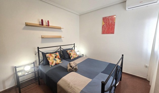 Brukt - Apartment -
Torrevieja - Las Piscinas Naturales