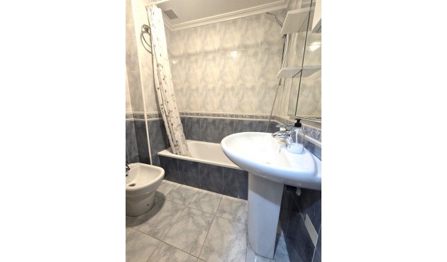 Brukt - Apartment -
Torrevieja - Las Piscinas Naturales