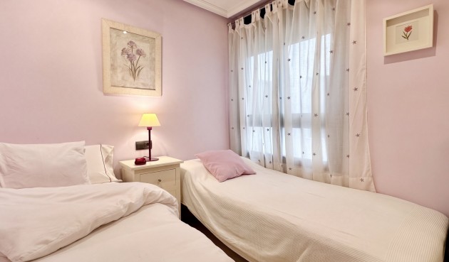 Återförsäljning - Apartment -
Guardamar del Segura - Costa Blanca