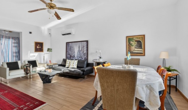 Brukt - Villa -
Torrevieja - Costa Blanca