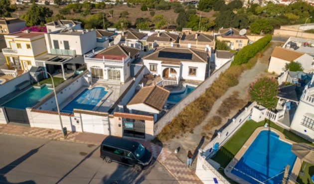 Brukt - Villa -
Torrevieja - Costa Blanca