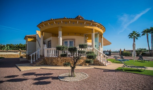 Brukt - Villa -
Catral - Costa Blanca
