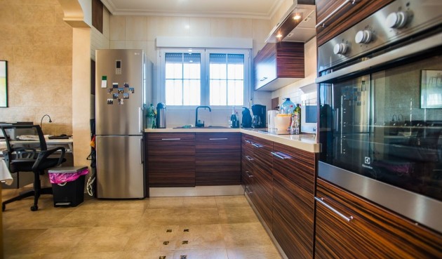 Brukt - Villa -
Catral - Costa Blanca