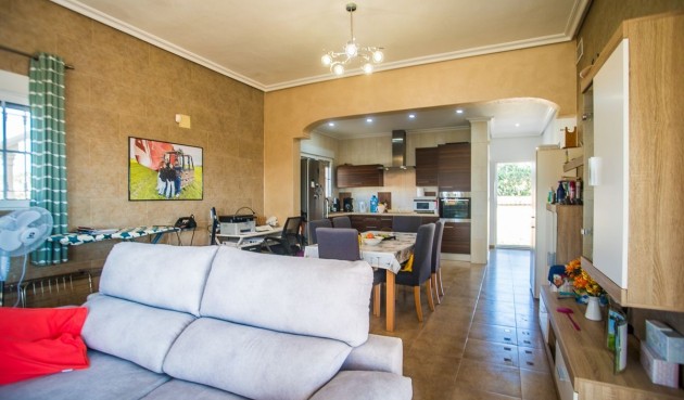 Brukt - Villa -
Catral - Costa Blanca