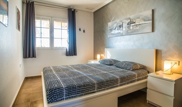 Brukt - Villa -
Catral - Costa Blanca