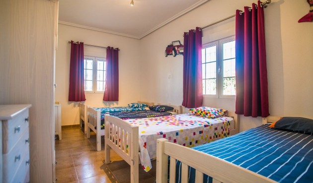 Brukt - Villa -
Catral - Costa Blanca