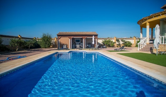 Brukt - Villa -
Catral - Costa Blanca