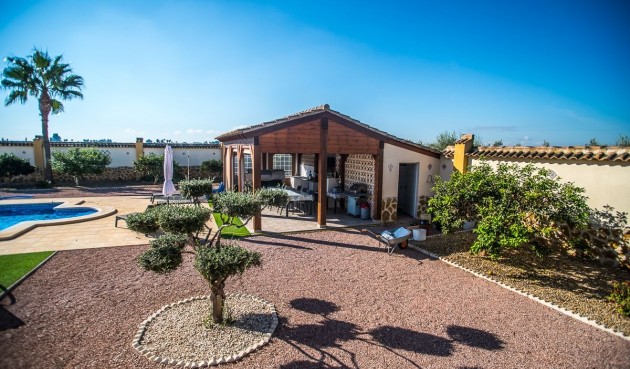 Brukt - Villa -
Catral - Costa Blanca
