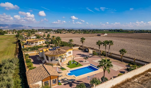 Brukt - Villa -
Catral - Costa Blanca