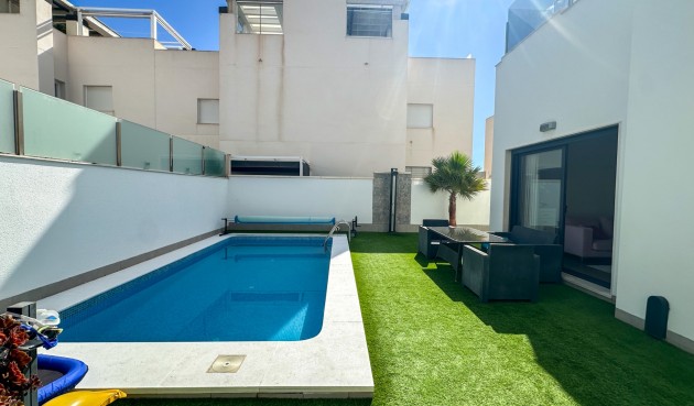 Brukt - Villa -
Torrevieja - Costa Blanca