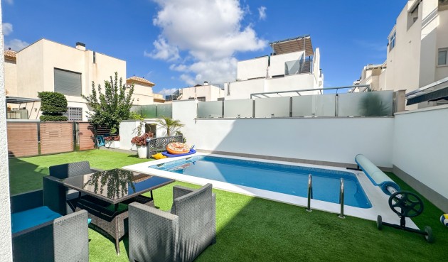 Brukt - Villa -
Torrevieja - Costa Blanca