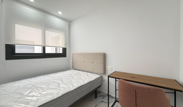Brukt - Apartment -
Torrevieja - Estacion De Autobuses