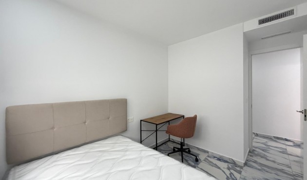Brukt - Apartment -
Torrevieja - Estacion De Autobuses