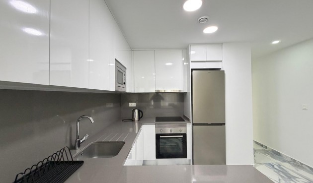Brukt - Apartment -
Torrevieja - Estacion De Autobuses