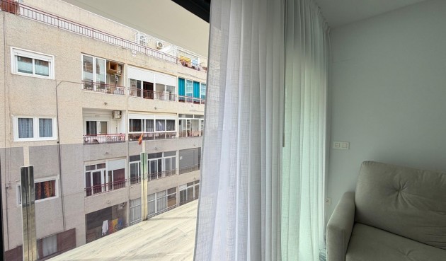 Brukt - Apartment -
Torrevieja - Estacion De Autobuses