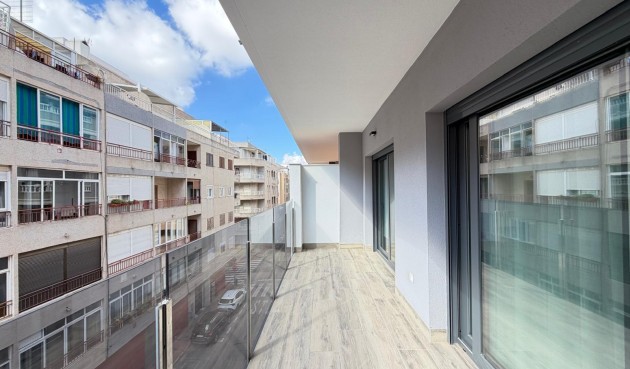 Brukt - Apartment -
Torrevieja - Estacion De Autobuses