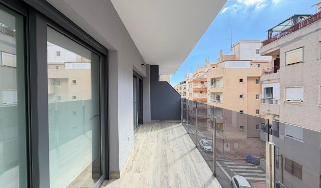 Brukt - Apartment -
Torrevieja - Estacion De Autobuses