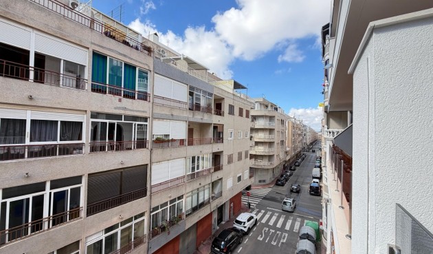 Brukt - Apartment -
Torrevieja - Estacion De Autobuses