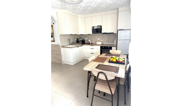 Resale - Bungalow -
Torrevieja - Torretas