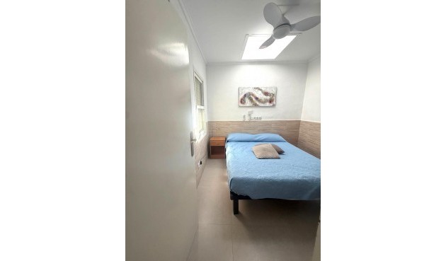 Resale - Bungalow -
Torrevieja - Torretas