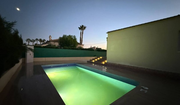 Brukt - Villa -
Catral - Costa Blanca
