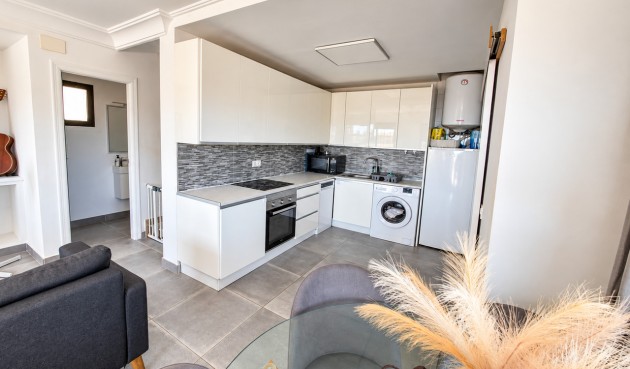 Återförsäljning - Villa -
Villamartin - Costa Blanca