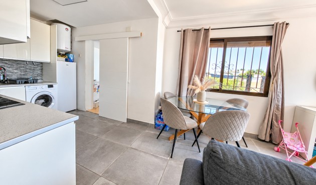 Återförsäljning - Villa -
Villamartin - Costa Blanca