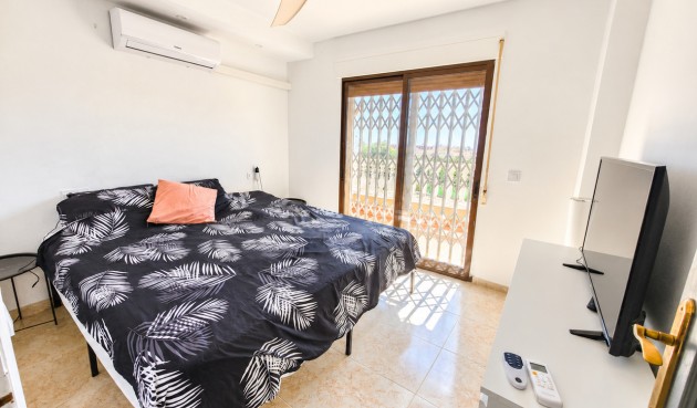 Återförsäljning - Villa -
Villamartin - Costa Blanca
