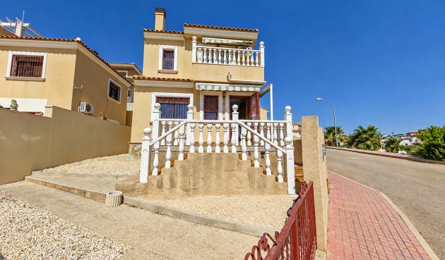 Återförsäljning - Villa -
Villamartin - Costa Blanca