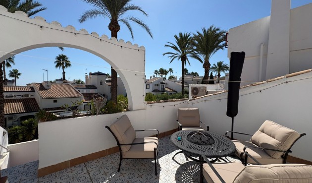 Brukt - Villa -
Villamartin - Costa Blanca
