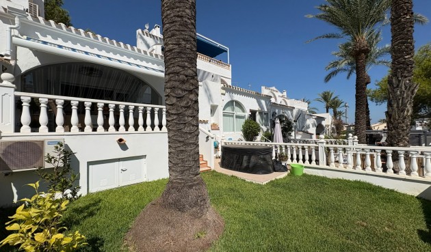 Brukt - Villa -
Villamartin - Costa Blanca