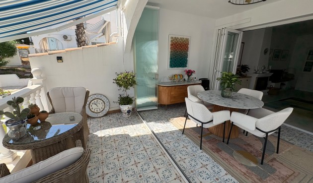 Brukt - Villa -
Villamartin - Costa Blanca
