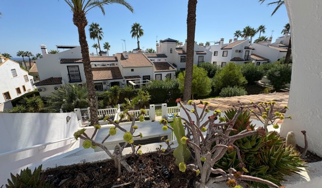 Brukt - Villa -
Villamartin - Costa Blanca