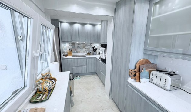 Brukt - Villa -
Villamartin - Costa Blanca