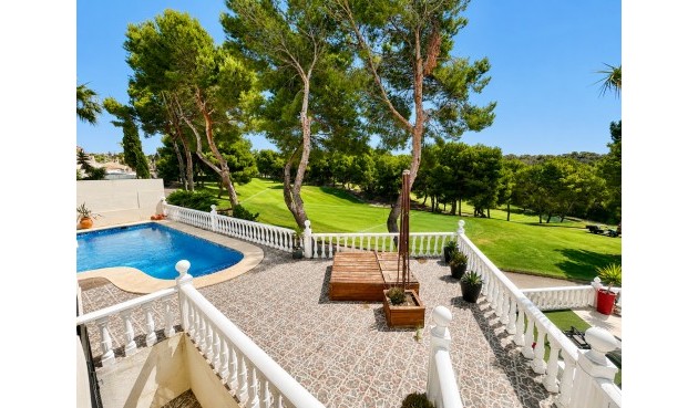 Brukt - Villa -
Orihuela Costa - Costa Blanca