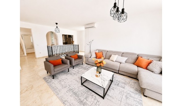 Brukt - Villa -
Orihuela Costa - Costa Blanca
