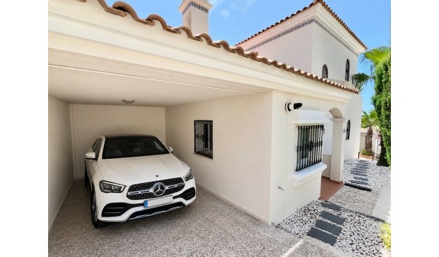 Brukt - Villa -
Orihuela Costa - Costa Blanca