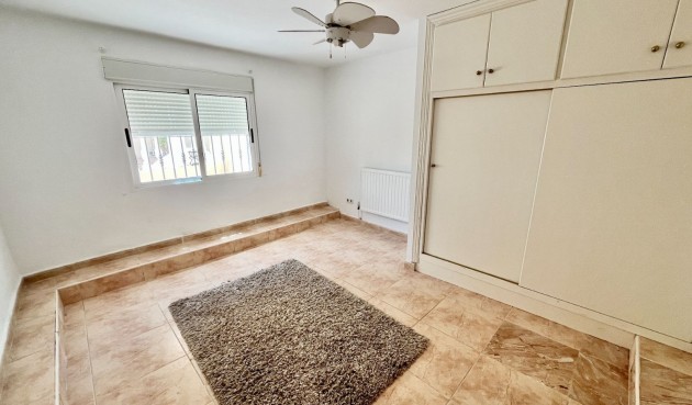 Brukt - Villa -
Orihuela Costa - Costa Blanca