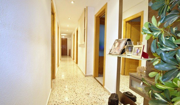 Brukt - Apartment -
Alicante - Benalua