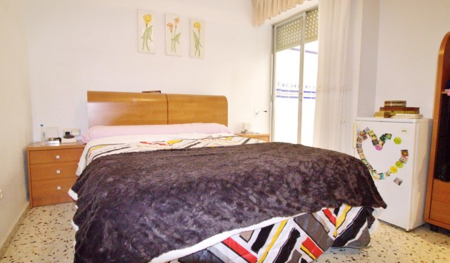 Brukt - Apartment -
Alicante - Benalua