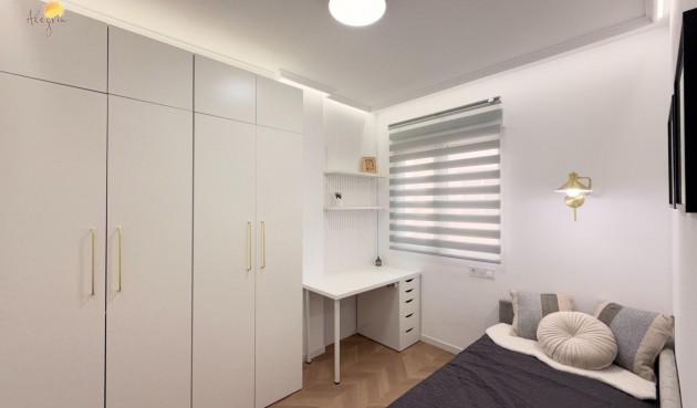 Brukt - Apartment -
Torrevieja - Estacion De Autobuses