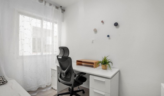 Brukt - Apartment -
Torrevieja - Playa de los Locos